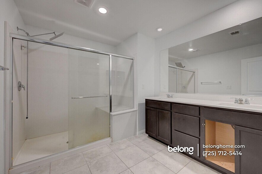Building Photo - 9283 Quartz Hls Ave
