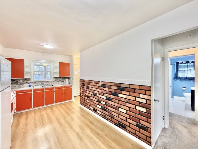 Building Photo - 1616 Dewey Ave