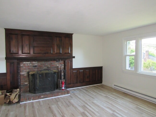Building Photo - 47 Vinebrook Rd