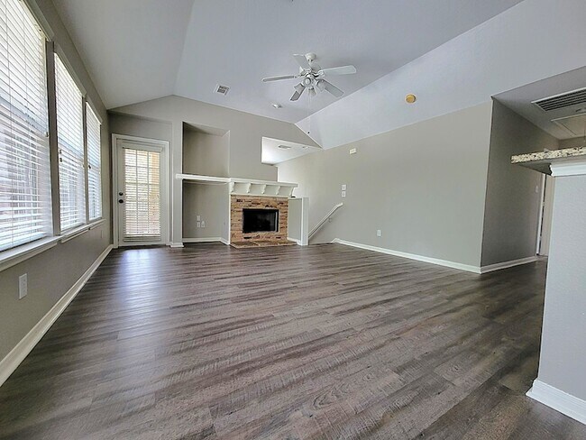 Building Photo - 77 Woodlily Pl