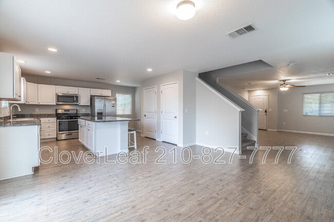 Building Photo - 10414 Legacy Hl