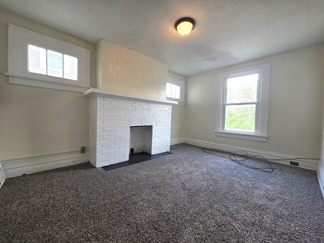 Building Photo - 742 Excelsior Ave