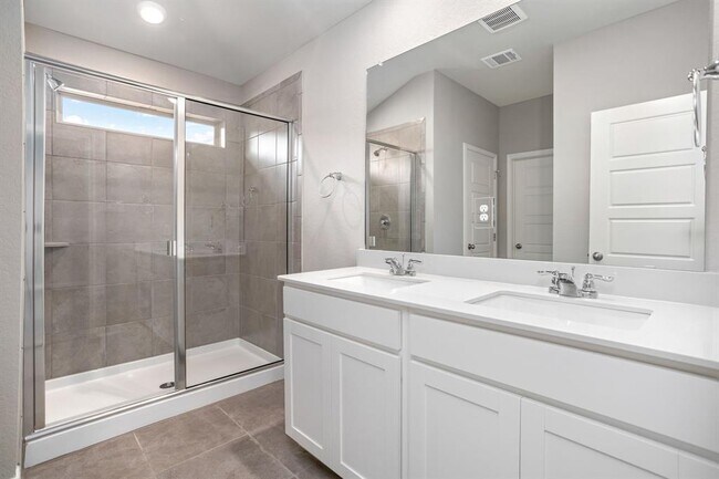 Building Photo - 25810 Posey Dr