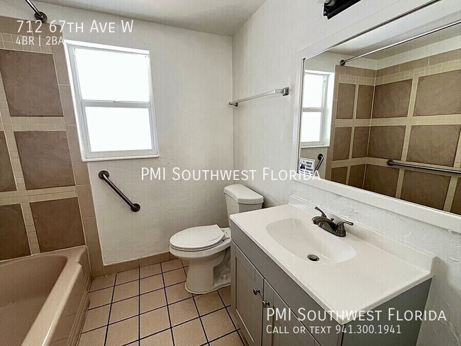 Building Photo - 712 67th Ave W
