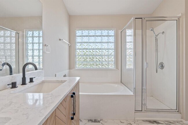 Building Photo - 10808 Chippenhook Ct