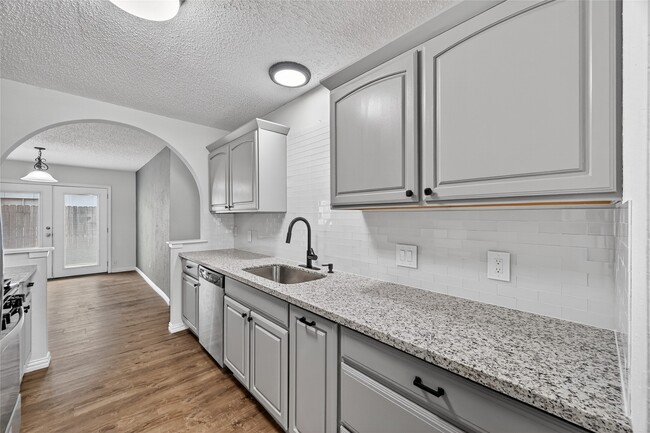 Building Photo - 22711 Smokey Hill Dr