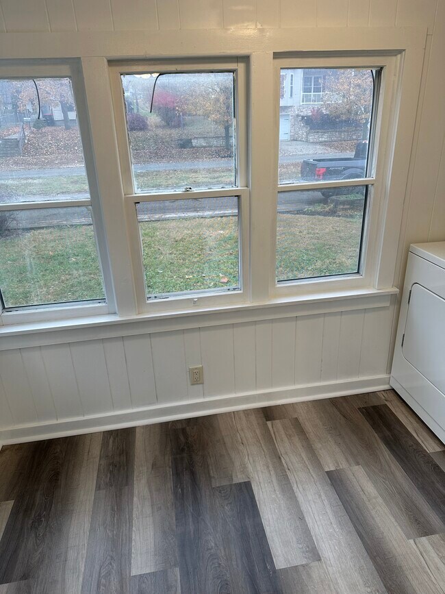 Building Photo - 1104 S Brady St