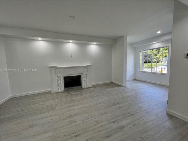 Building Photo - 1336 SW 14th St