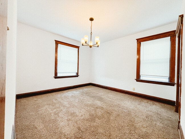 Building Photo - 3550 Woodburn Ave