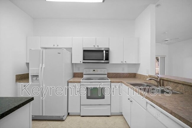 Building Photo - 4241 Bellasol Cir