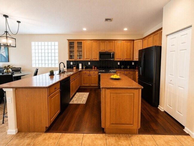 Building Photo - 5201 Sancerre Cir