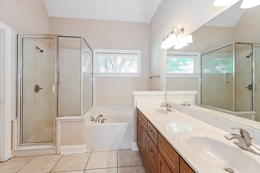 Building Photo - 4869 Rosebrook Cir E