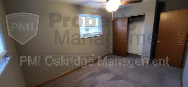 Building Photo - 425 Heather St
