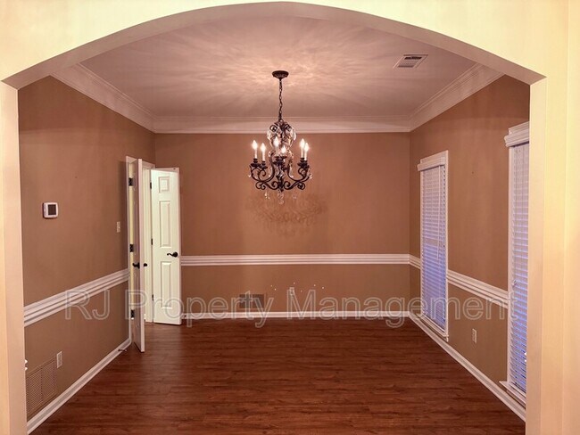 Building Photo - 8610 Dena Cove W