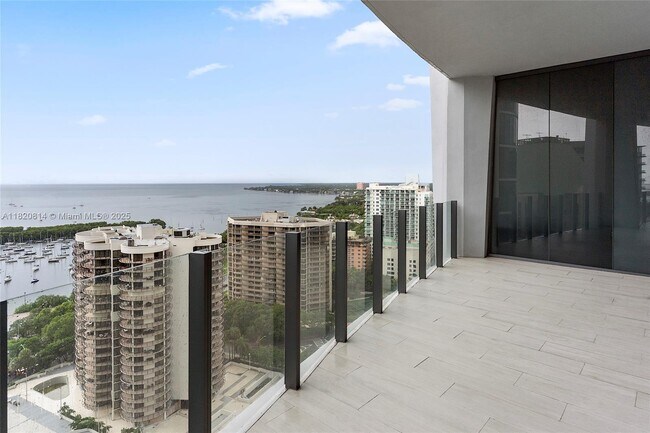 Building Photo - 2831 S Bayshore Dr