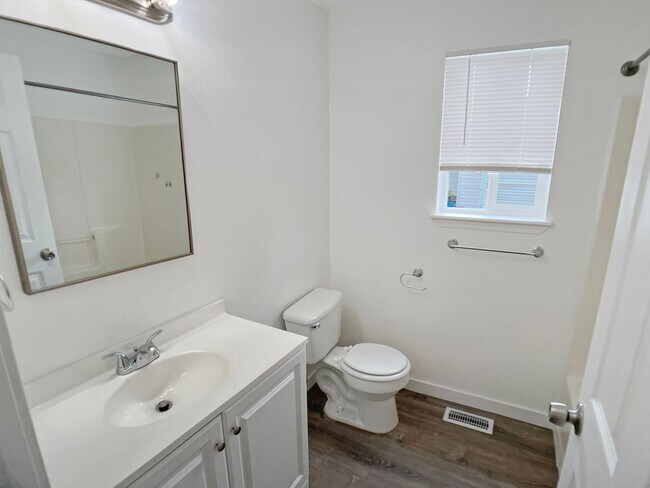Building Photo - Beautifully Renovated Single Level Home in...
