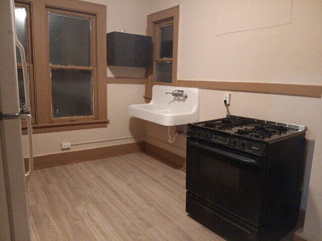 Building Photo - 119 Josephine St