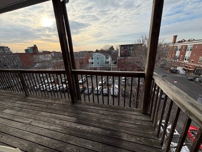 Building Photo - 15 Lynde St