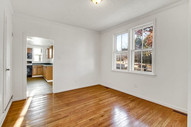 Building Photo - 366 High St