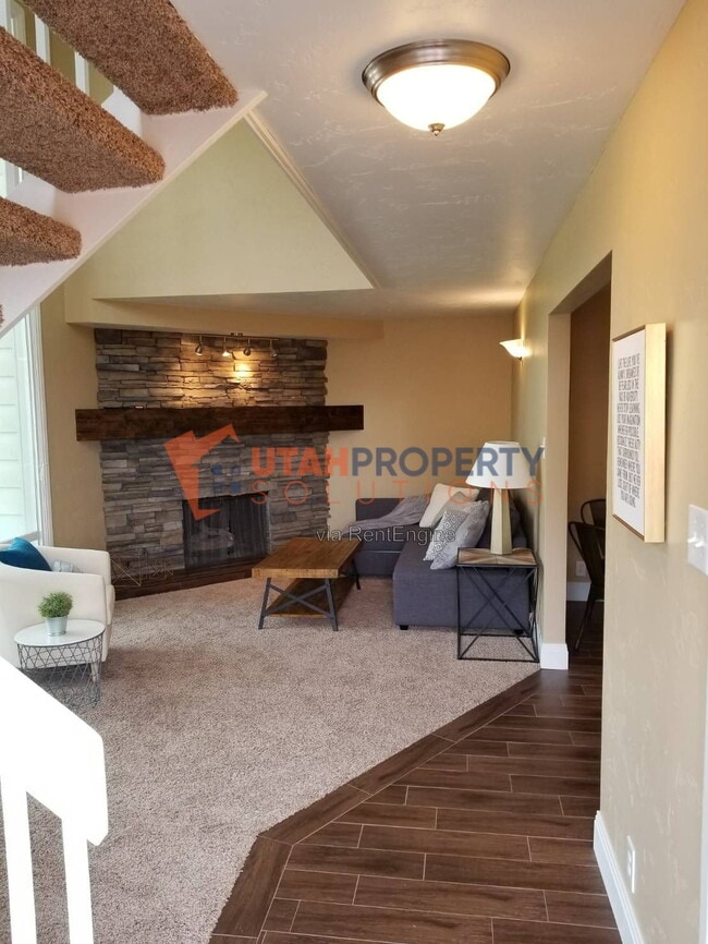 Building Photo - 7290 Racquet Club Dr