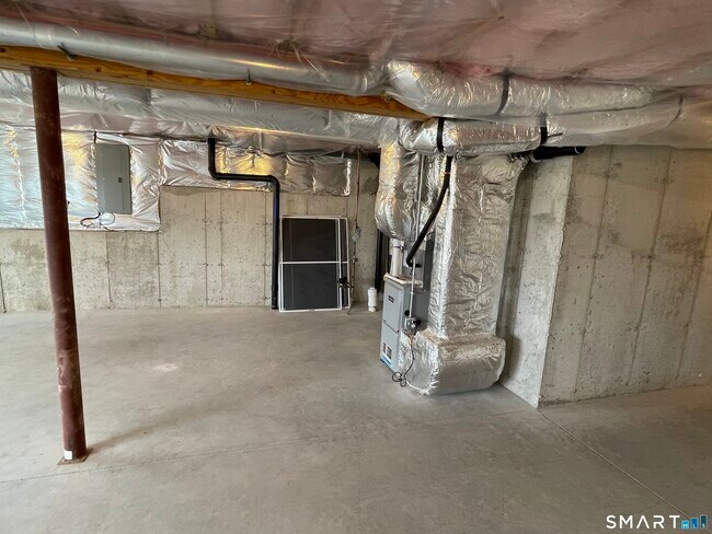 Building Photo - 28 Woodside Dr