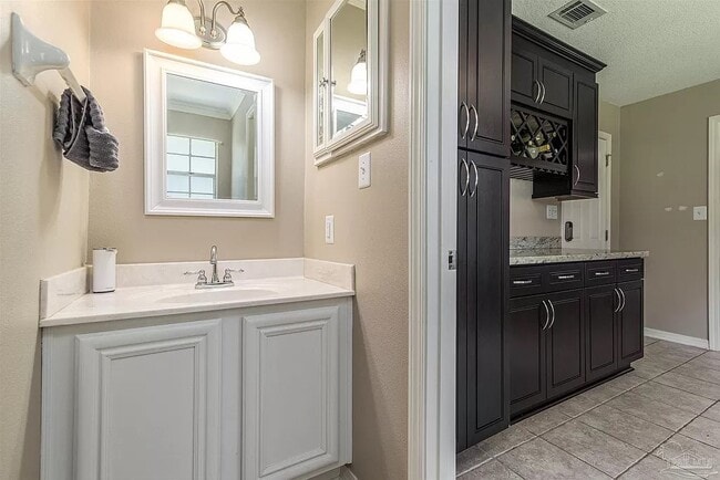 Building Photo - 6464 Lake Charlene Ct