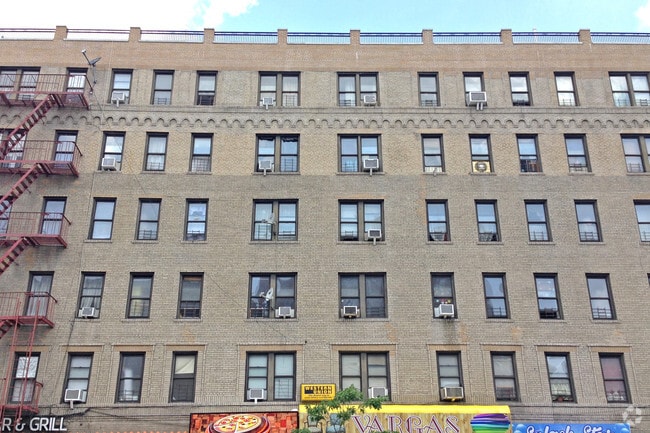 Building Photo - 2-12 Sickles St