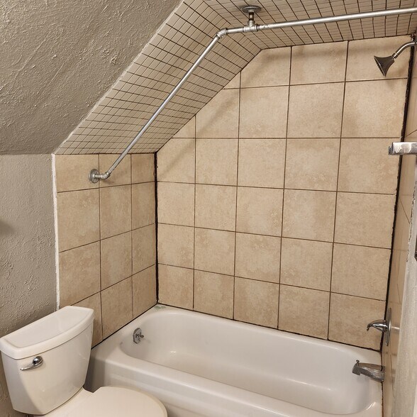 Building Photo - 896 Delia Ave