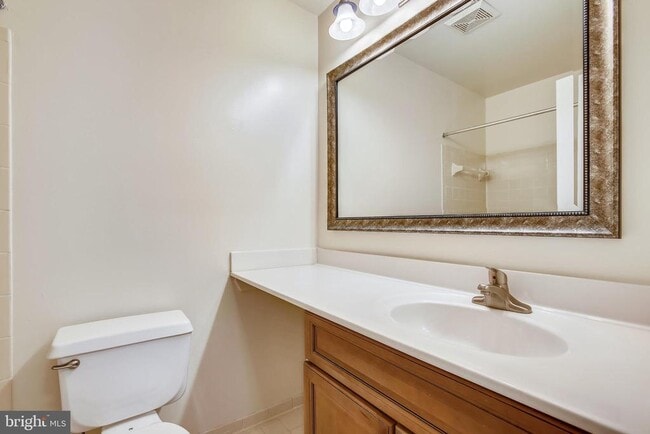 Building Photo - 510 Colecroft Ct