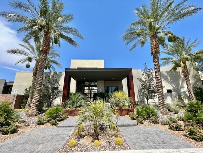 Building Photo - Beautiful Fully Furnished Condo in Affinit...