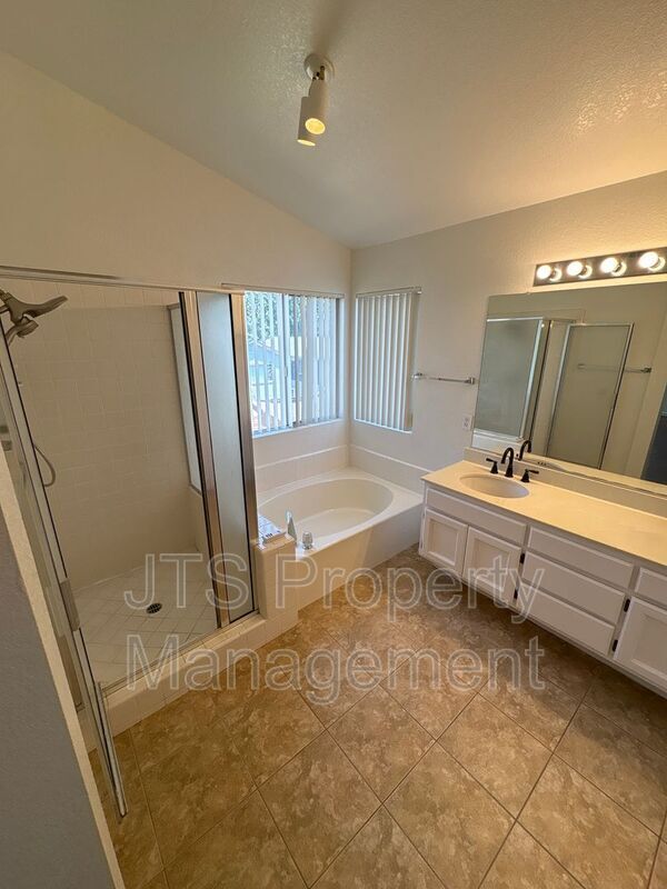 Building Photo - 3709 Lily Hill Ct