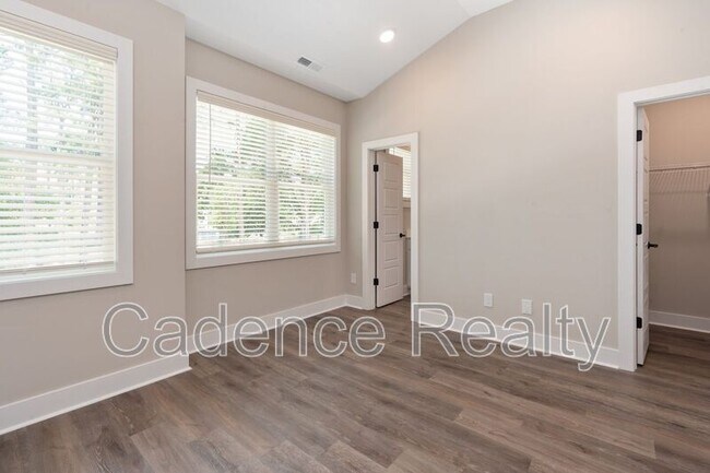 Building Photo - 1709 Perimeter Lp