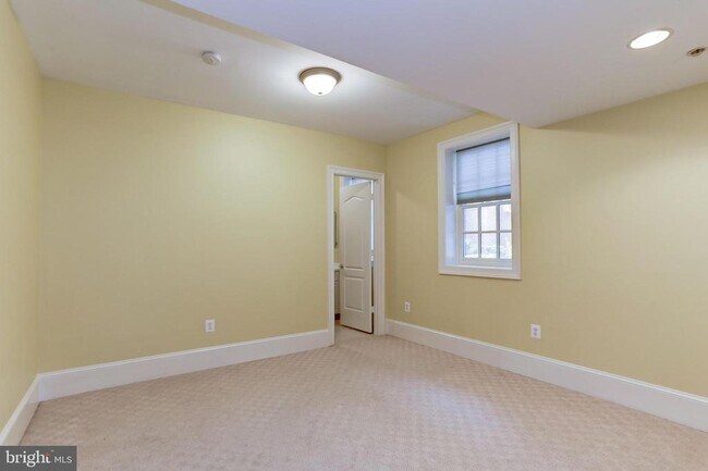 Building Photo - 7233 Addington Dr