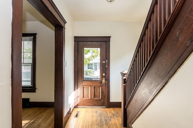 Building Photo - 112 Adams St