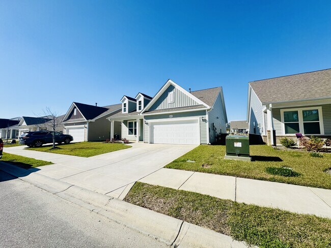 Building Photo - 2422 Capri Ct