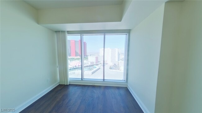 Building Photo - 2700 S Las Vegas Blvd