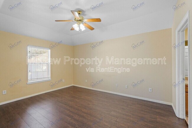 Building Photo - 2319 Great Light Dr