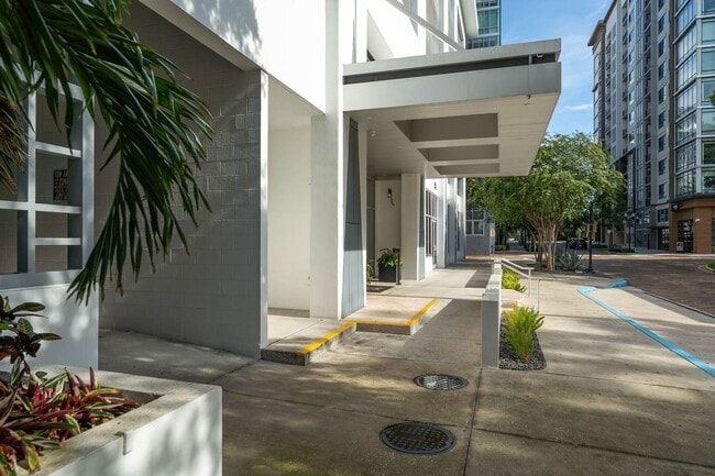 Building Photo - “Sleek Design Meets Walkable Downtown Livi...