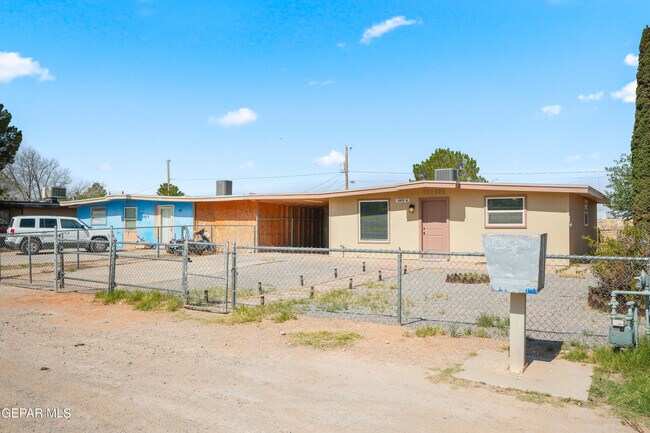 Building Photo - 3977 Las Casitas Dr