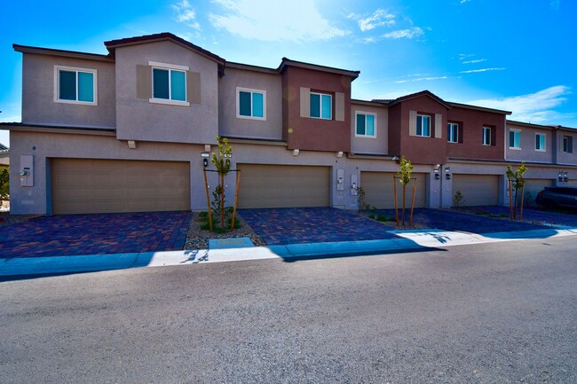 Building Photo - Brand New Build 3-Bedroom Townhome in Nort...