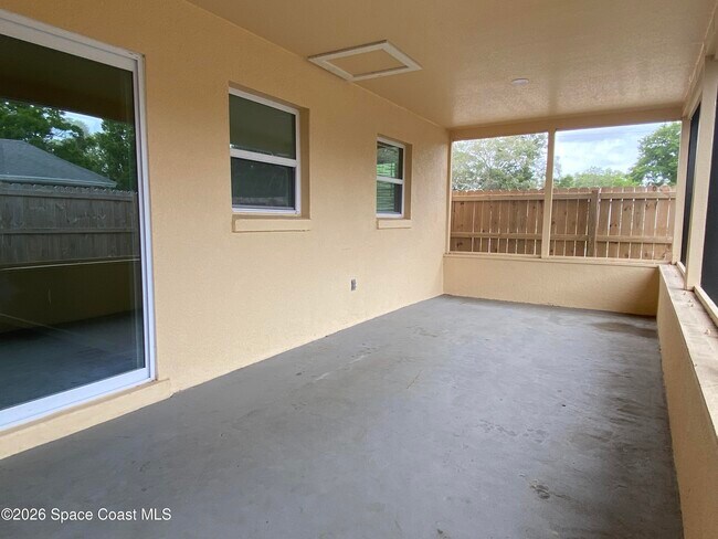 Building Photo - 105 Lagrange Ave