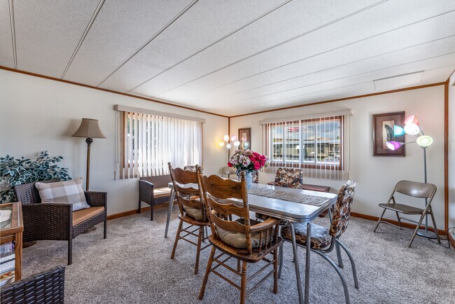 Building Photo - 503 2nd Ave W