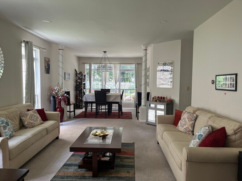 Primary Photo - 113 Marion Dr