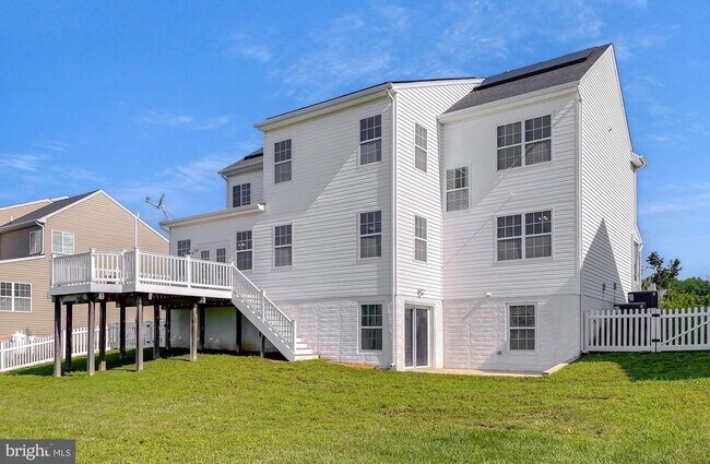 Building Photo - 23246 Lindsay Dr