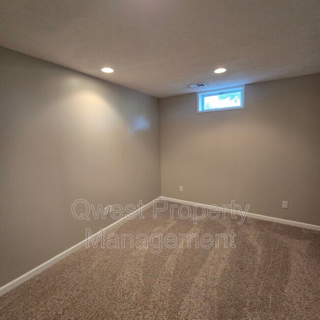 Building Photo - 6981 Sienna Dr SE