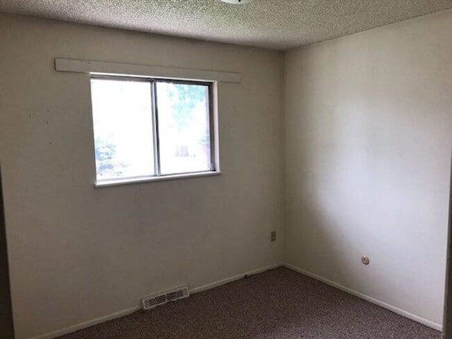 Building Photo - Single Family Home For Rent!
