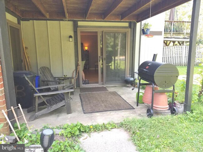 Building Photo - 20114 Larkspur Ct