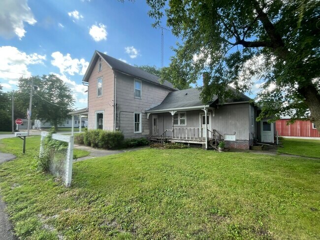 Building Photo - 429 N 2nd St