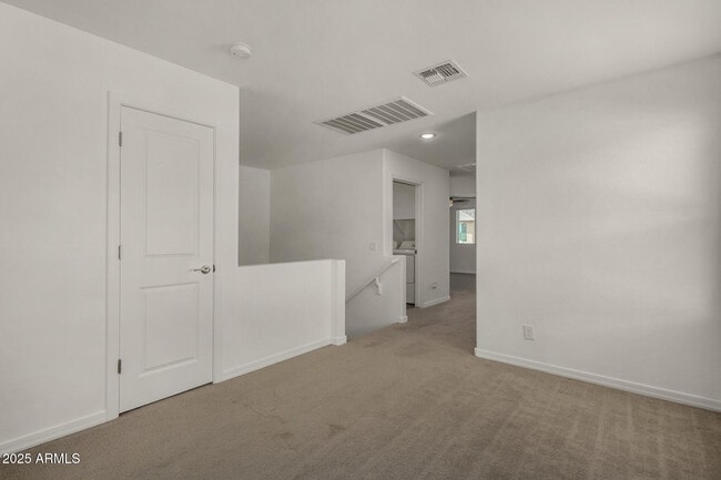 Building Photo - 15142 W Sherman St