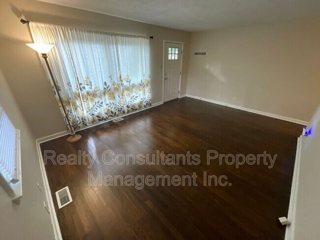 Building Photo - 2706 Wynnewood Dr